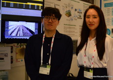 GwangHyeong Lee en Juyeon Kim van Ecos Enc van Zuid Korea laten hun Precision agriculture platform for geenhouse zien